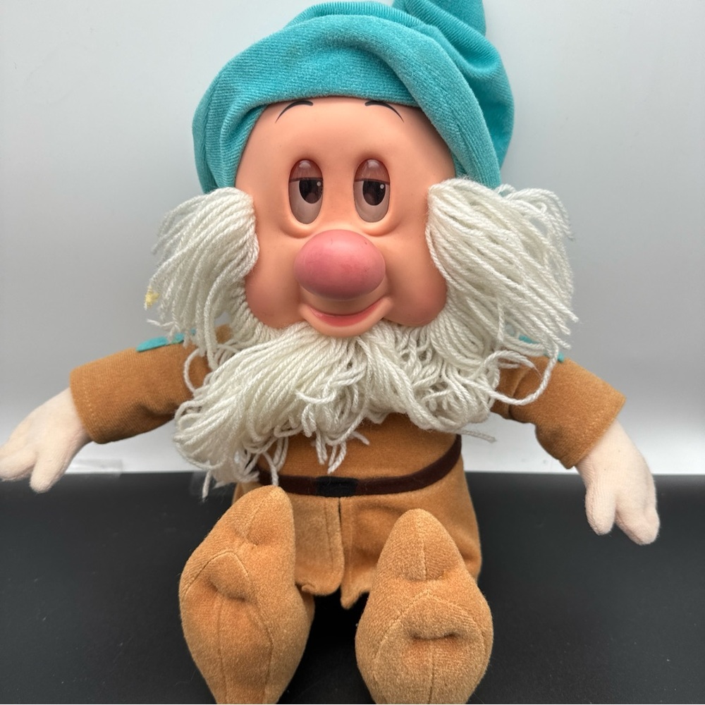 Disney Mattel 1993 Snow White SLEEPY 12" Plush Doll Vinyl Face Eyes Close